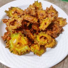A picture of Crispy Karela Pakora.