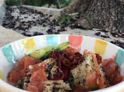 Una foto de quinoa con pimientos