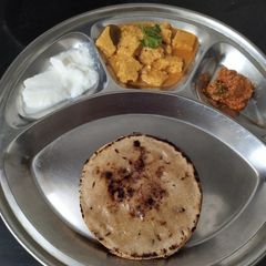 A picture of ઢોકળી નું શાક.
