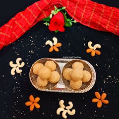 Til Ladoo A picture of Til Ladoo.