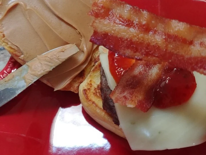 Easy Steps to Make Recipes Thai Peanut Butter Bacon Cheeseburgers the Can Spoil the Tongue Perfect.