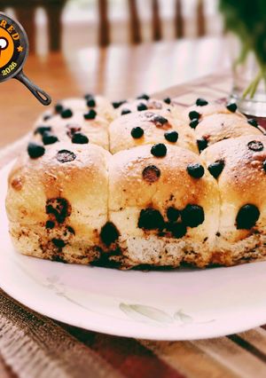 Gambar Sourdough Chocolate Chip Buns