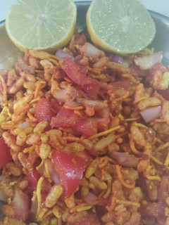 ભેળ (Bhel Recipe In Gujarati) રેસીપી મુખ્ય ફોટો