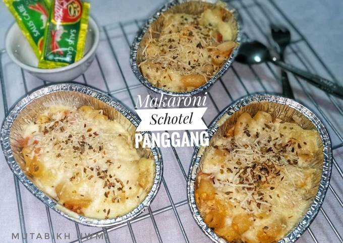 Macaroni schotel panggang with Bechamel sous