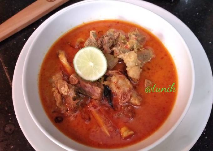374. Gulai Daging Sapi