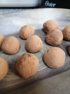 Una foto de Trufas de chocolate💕🌈