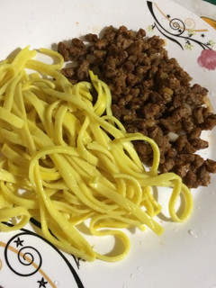 Una foto de Soja salteada con pasta