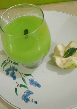 A picture of Guava mint juice.
