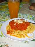 Fideos con salsa de carne
