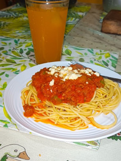 Una foto de Fideos con salsa de carne