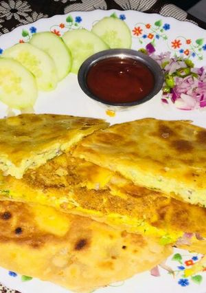 A picture of Egg stuffing paratha.