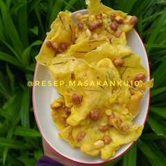 A picture of Peyek Kacang.