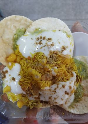 પાપડ ચાટ (Papad Chaat Recipe in Gujarati) રેસીપી મુખ્ય ફોટો