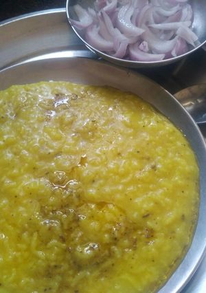 A picture of Kichdi.