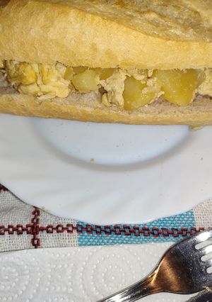 Foto principal de Tortilla con patatas del guiso