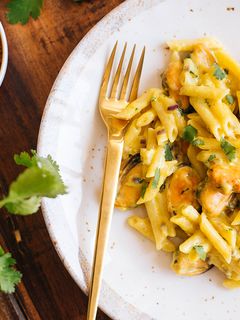 Una foto de Macarrones con mejillones al curry