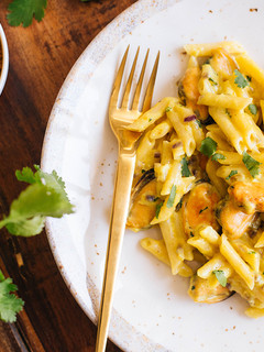 Una foto de Macarrones con mejillones al curry