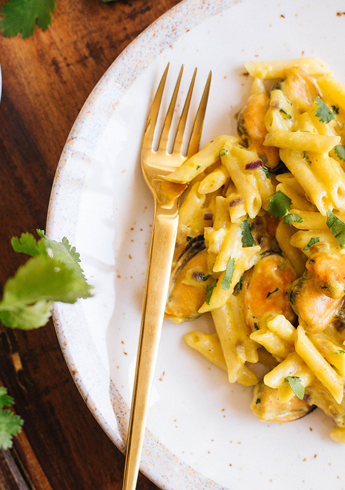 Una foto de Macarrones con mejillones al curry