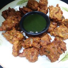 A picture of Moong Daal Pakoray #iftar with huma.