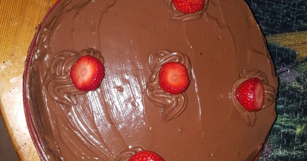 Gateau D Anniversaire Chocolat Fraises De Aufrere Anais Cookpad