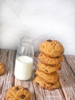 A picture of Chocolate chip cookies II.