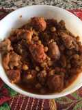 Patitas de cerdo con garbanzos y chorizo