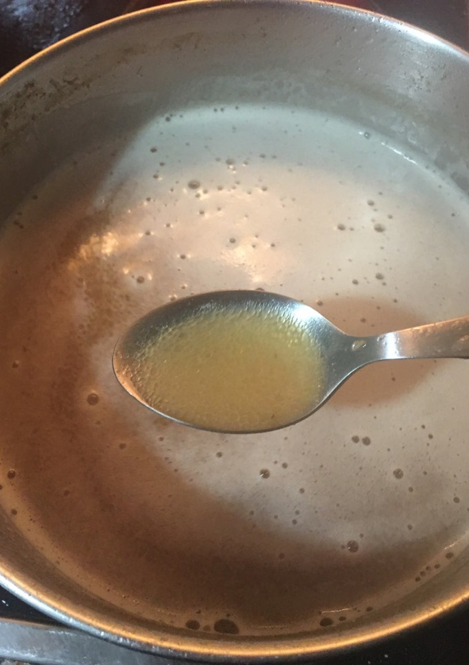 Una foto de Sopita de huesos de pollo y jamón