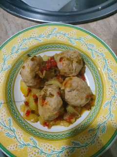 Una foto de Albóndigas de pollo con vino blanco
