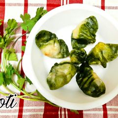 A picture of Egg Stuffed Spinach Momos.