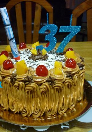 Una foto de Torta postre cumpleaños varón