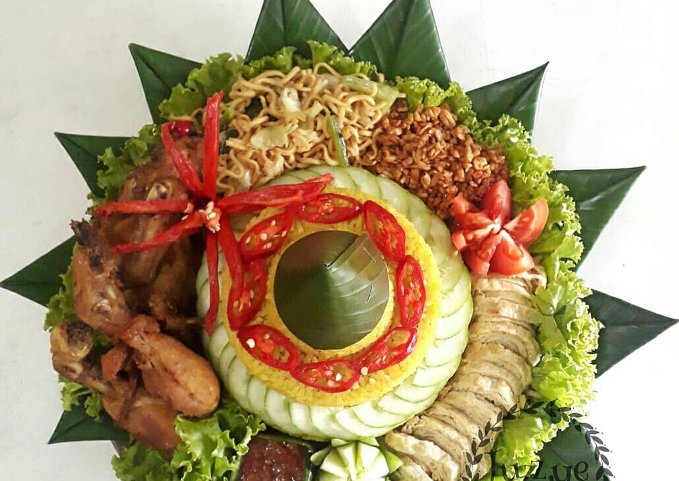 179. TUMPENG NASI KUNING