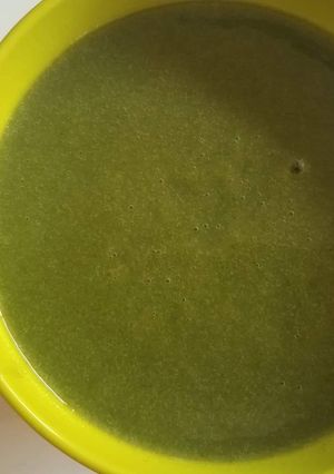 Una foto de Sopa de verdura con espinaca