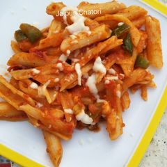 A picture of Pasta arrabiata / red sauce.