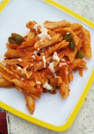 A picture of Pasta arrabiata / red sauce.