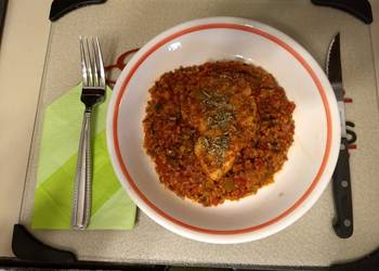 How to Prepare Appetizing Chicken Breasts with Spanish Rice and Quinoa