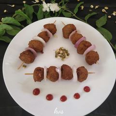 A picture of Sprouted Moong Fritters.