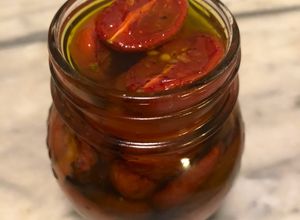 Foto di Conserva di pomodori confit