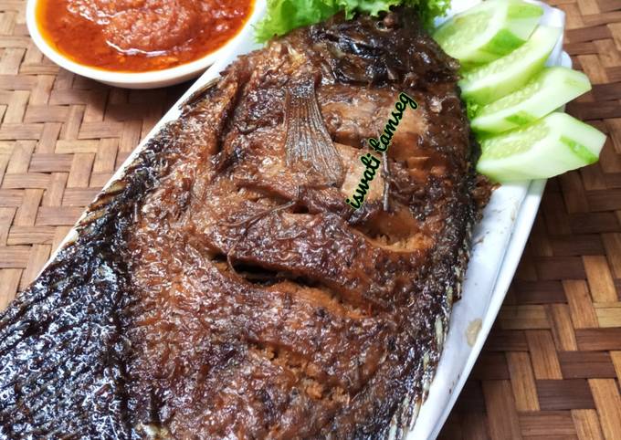 Ikan gurame bakar