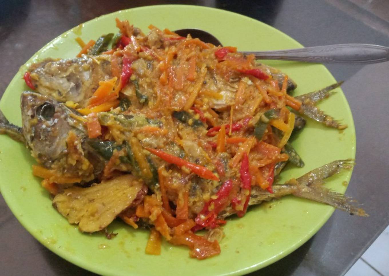 Ikan Kembung Bumbu Kuning