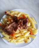 Макарошки с тушенным гусем