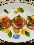 Ensalada caprese con jamón serrano
