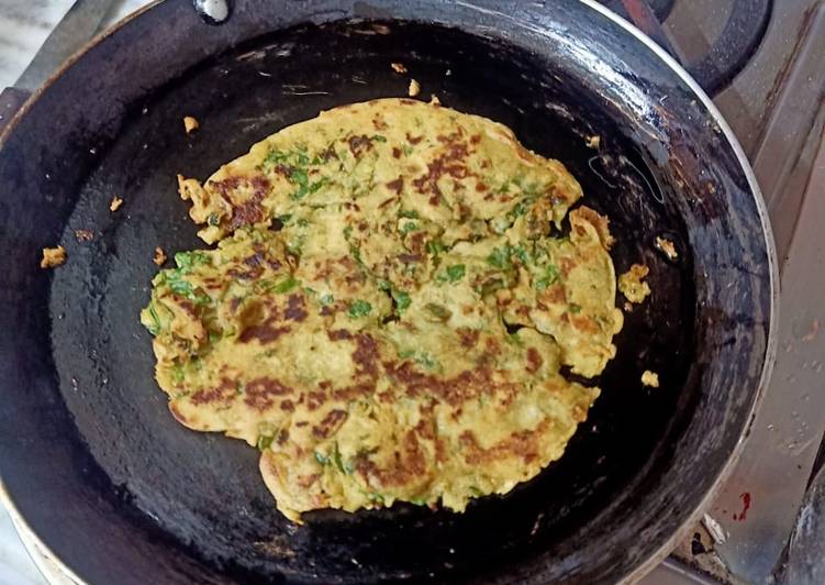 Recipe of Homemade Palak Dhaniya chilla