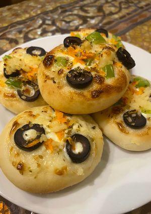 صورة لوصفة البيتزا الكذابة 👌🏻 لذيذة وسهلة 👍🏻😋