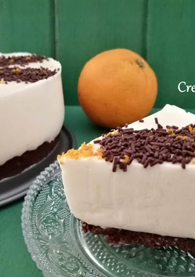 Una foto de Tarta fría de naranja, queso fresco batido y yogur