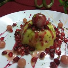 A picture of Rice ball with Custard.