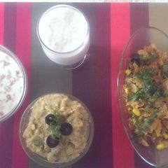 A picture of Honey Crunch Spouts Salad & Mashed Potatoes with Muesli & Strawberry Shake.
