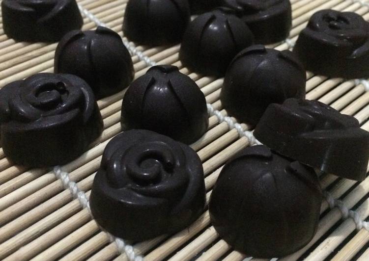 Praline Dark Chocolate Praktis