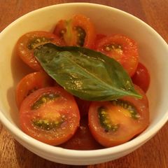 A picture of Marinade cherry tomatoes.