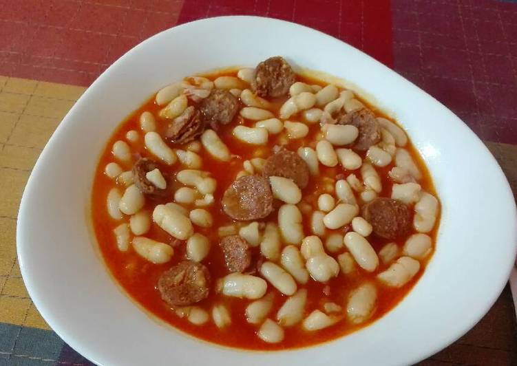 Alubias con chorizo y jamón