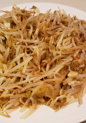 快炒-蒜炒豆芽【5分鐘】【臺式】【家常菜】【名字等於材料系列】【下飯】 的食譜成品照片
